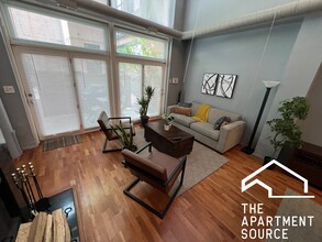 1760 W Wrightwood Ave, Unit 115 in Chicago, IL - Building Photo - Building Photo