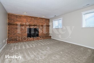 1056 Merle Ct in Hamilton, OH - Foto de edificio - Building Photo