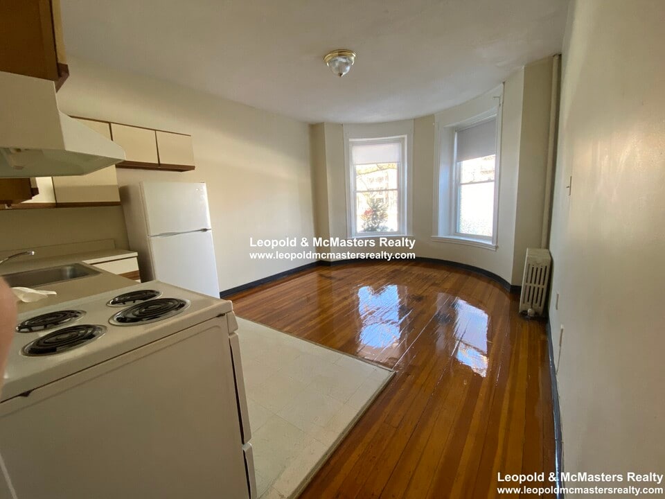1114 Commonwealth Ave, Unit 2 in Boston, MA - Foto de edificio