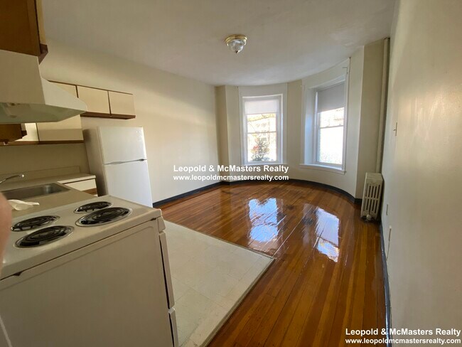 1114 Commonwealth Ave, Unit 2