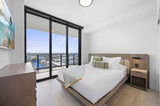 7144 Byron Ave in Miami Beach, FL - Foto de edificio - Building Photo