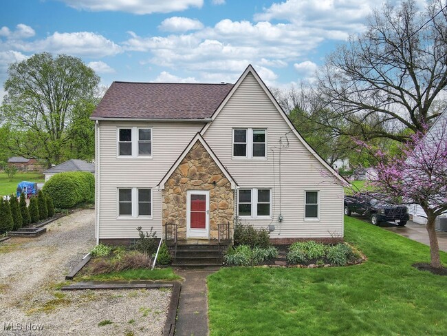 property at 3221 Killian Rd