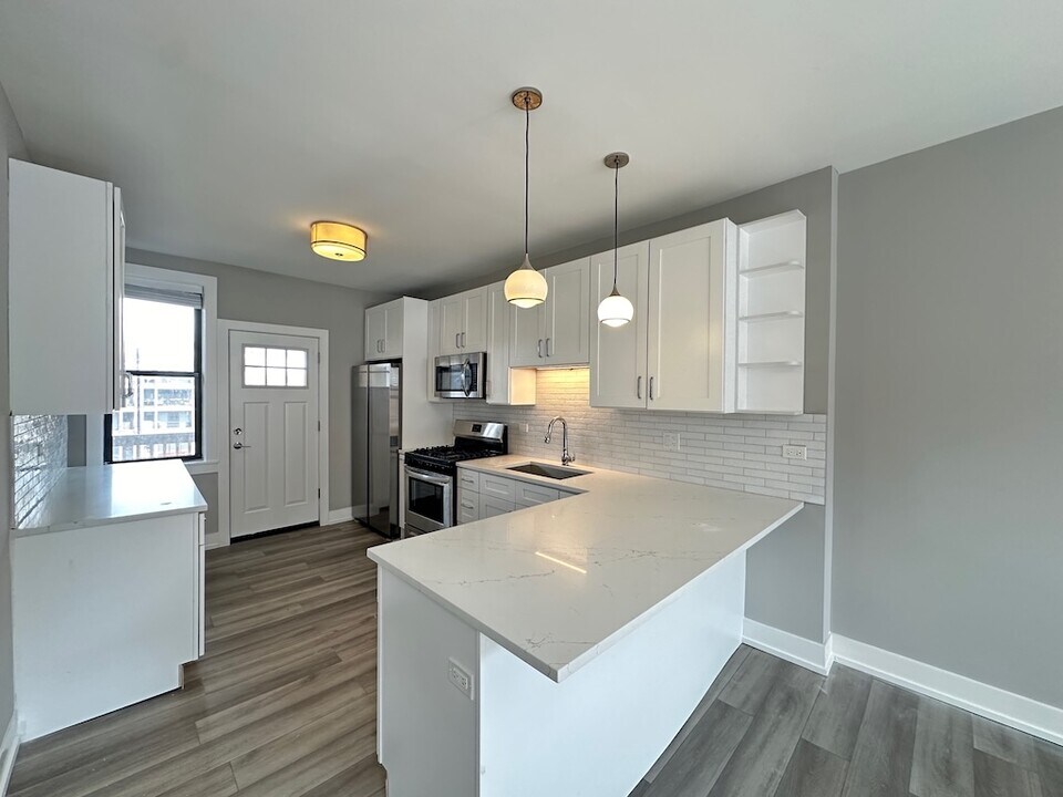 3842 N Janssen Ave, Unit 7C in Chicago, IL - Building Photo