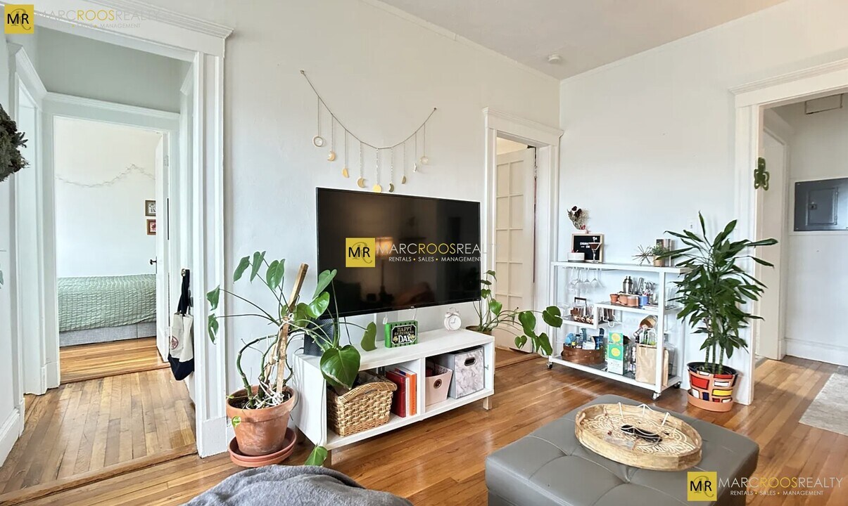 245 Kelton St, Unit 9 in Boston, MA - Foto de edificio