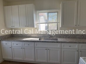 517-521 Sycamore Ave in Shafter, CA - Building Photo - Building Photo