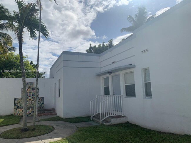 632 NE 85th St in Miami, FL - Building Photo - Building Photo