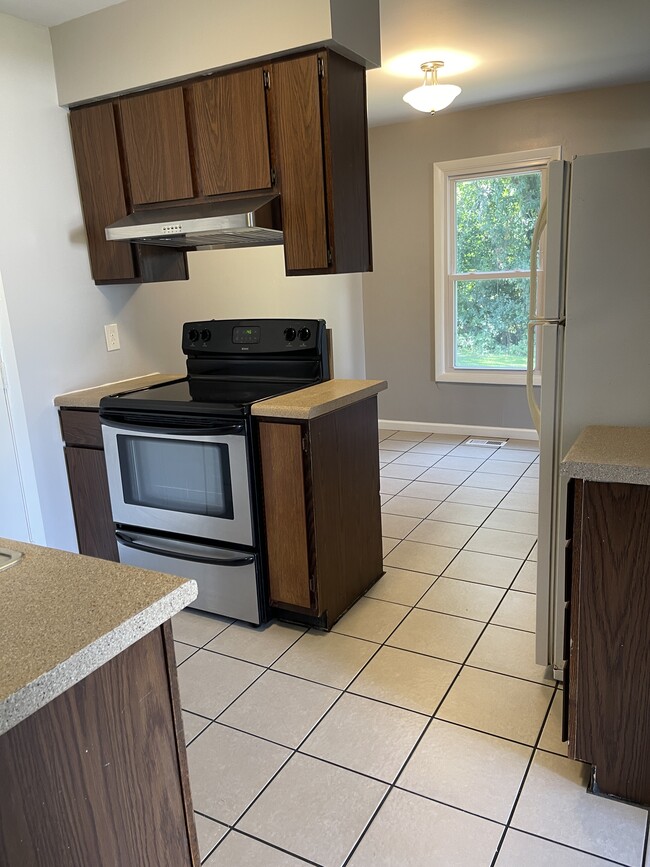 property at 4465 W Milham Ave
