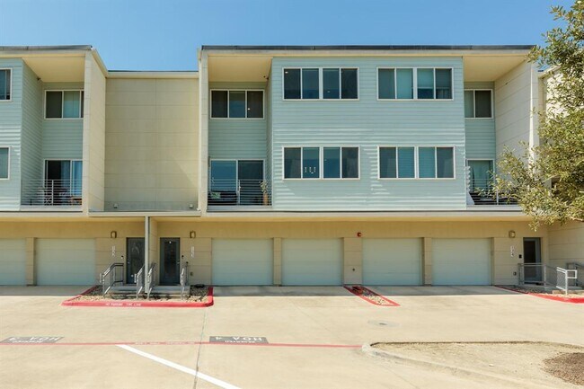 property at 604 N Bluff Dr