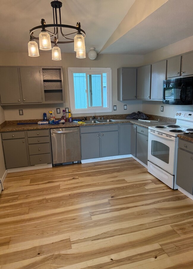 property at 11420 Heritage Ct