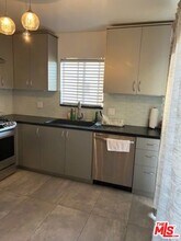 9131 Burnet Ave in Los Angeles, CA - Building Photo - Building Photo