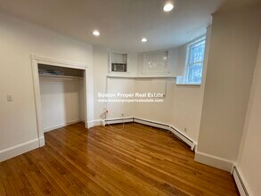 49 Gloucester St, Unit 1 in Boston, MA - Building Photo - Building Photo