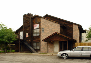 7518 Windsor Oaks in San Antonio, TX - Building Photo