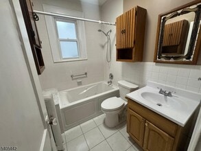 742 Pennington St in Elizabeth, NJ - Foto de edificio - Building Photo