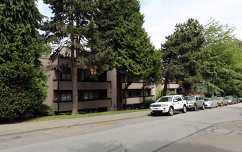 Yorkshire Apartments in Vancouver, BC - Building Photo - Building Photo