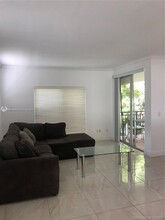 3175 NE 184th St in North Miami Beach, FL - Building Photo - Building Photo