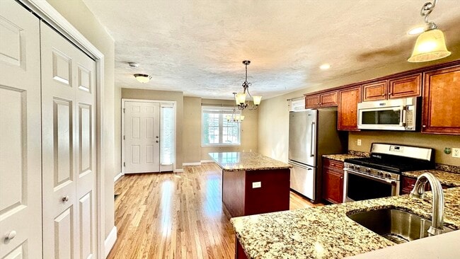 87 South St in Plainville, MA - Building Photo - Building Photo