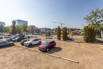 The Shift in Edmonton, AB - Building Photo - Building Photo