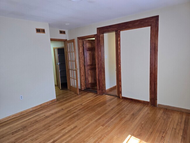 27 Shelby St
