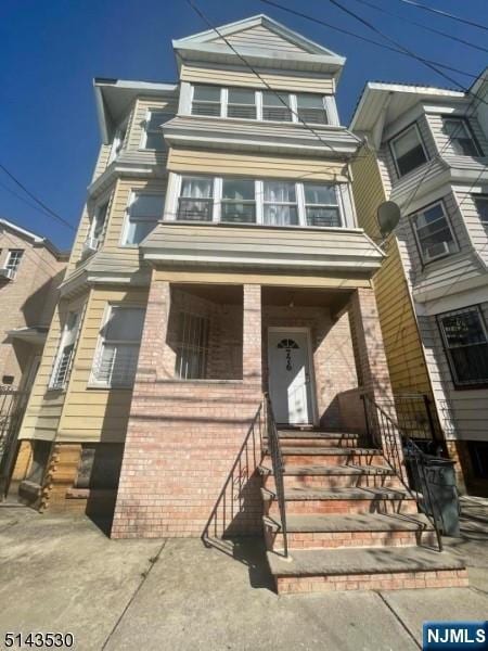 property at 776 S 18th St