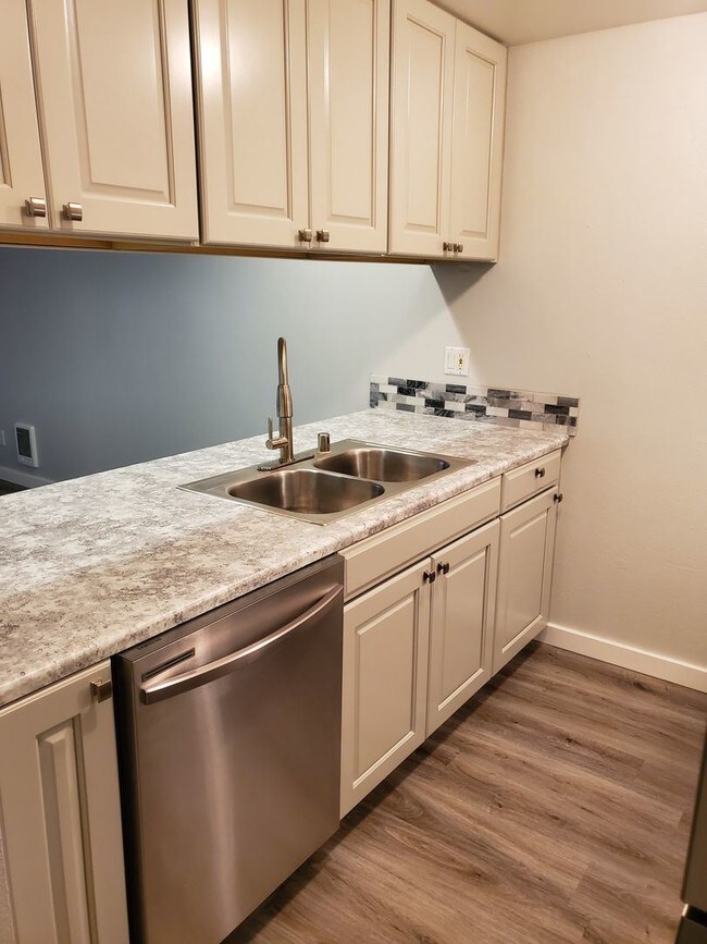 9719 Danwood Ln NW-Unit -#2 in Silverdale, WA - Foto de edificio - Building Photo