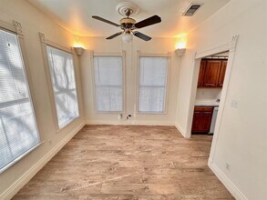 402 W 44th St in Austin, TX - Building Photo - Building Photo