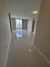 117 NW 42nd Ave, Unit 508 in Miami, FL - Foto de edificio - Building Photo