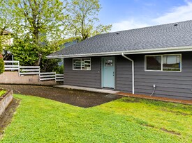 2617 E McLoughlin Blvd in Vancouver, WA - Building Photo