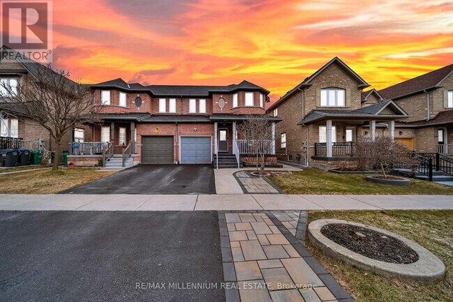 3044 McDowell Dr in Mississauga, ON - Building Photo - Building Photo