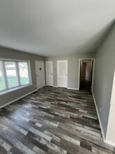 6011 Middleground Dr in Louisville, KY - Building Photo - Building Photo