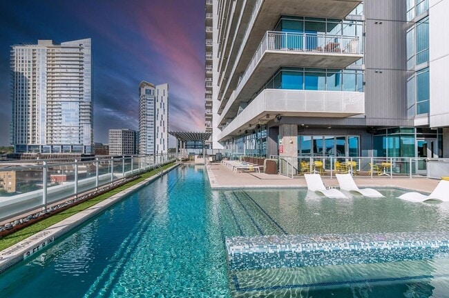 222 West Ave, Unit 1306 in Austin, TX - Building Photo - Building Photo
