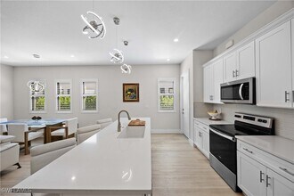 5832 Jasper Dr in Naples, FL - Building Photo - Building Photo