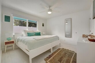 1319 SW 30th St, Unit A in Fort Lauderdale, FL - Foto de edificio - Building Photo