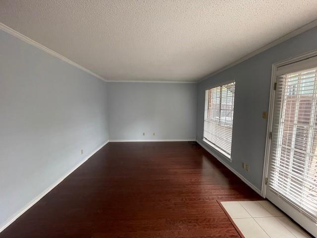 1285 Roaring Springs Rd in Fort Worth, TX - Building Photo - Building Photo