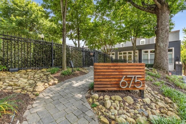 675 Greenwood Ave NE in Atlanta, GA - Building Photo - Building Photo