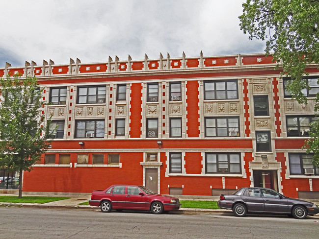 First InSite 7959 S Ashland Apartments in Chicago, IL - Foto de edificio - Building Photo