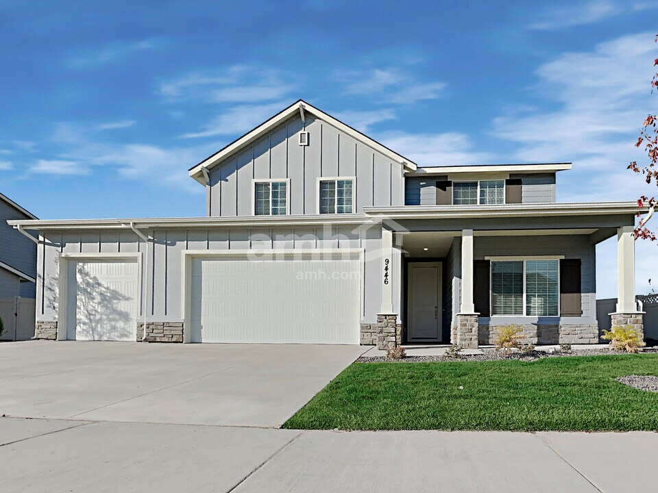 9446 W Hiden Stream St in Star, ID - Building Photo