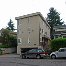 4259 Woodland Park Ave N in Seattle, WA - Building Photo - Building Photo