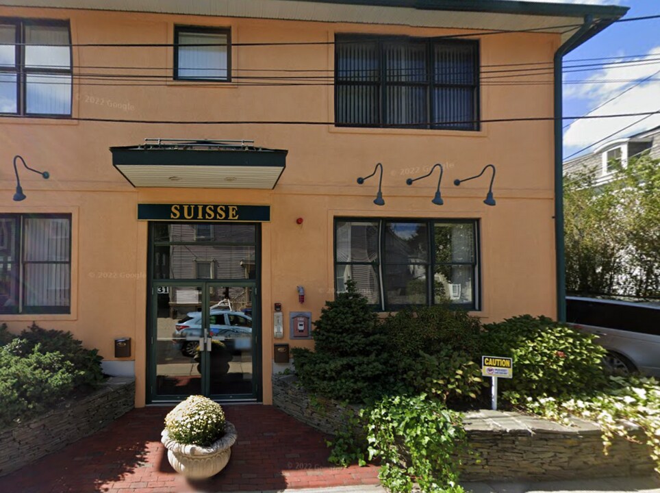 31 Channing St, Unit 1 in Newton, MA - Building Photo