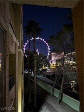 210 E Flamingo Rd in Las Vegas, NV - Foto de edificio - Building Photo