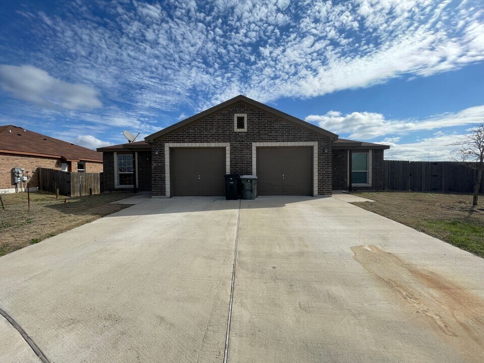 1525 Justin Lp in Killeen, TX - Building Photo