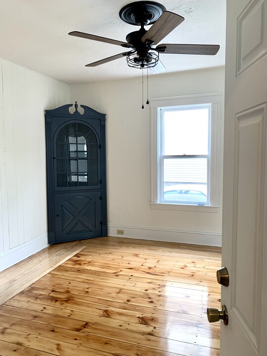 7 Rena St, Unit #1 in Worcester, MA - Foto de edificio