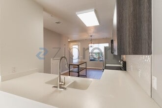 7805 Cooper Ln in Austin, TX - Building Photo - Building Photo