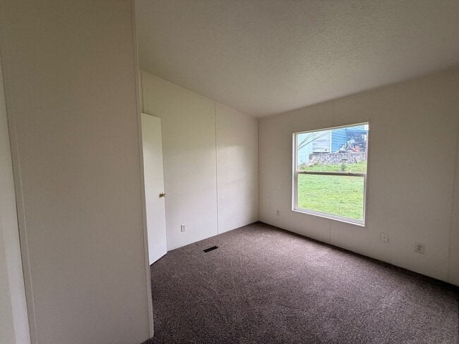 149 Bobwhite St in Roseburg, OR - Building Photo - Building Photo