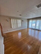 2641 Montauk Ave in Merrick, NY - Foto de edificio - Building Photo