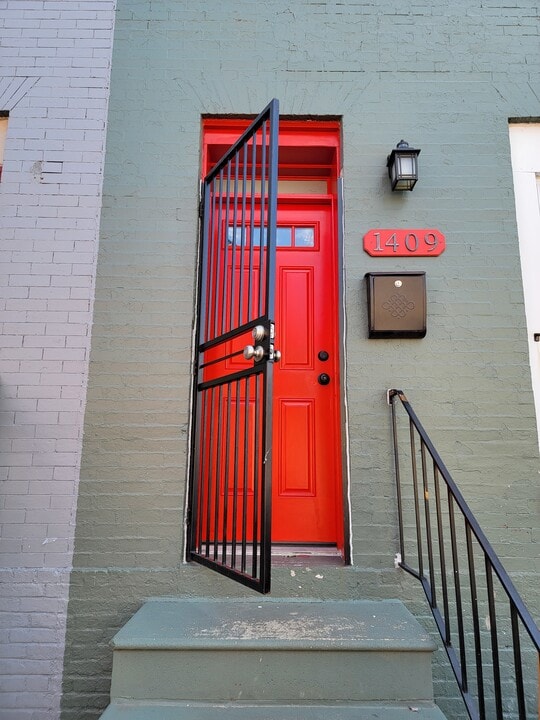 1409 E Preston St in Baltimore, MD - Building Photo