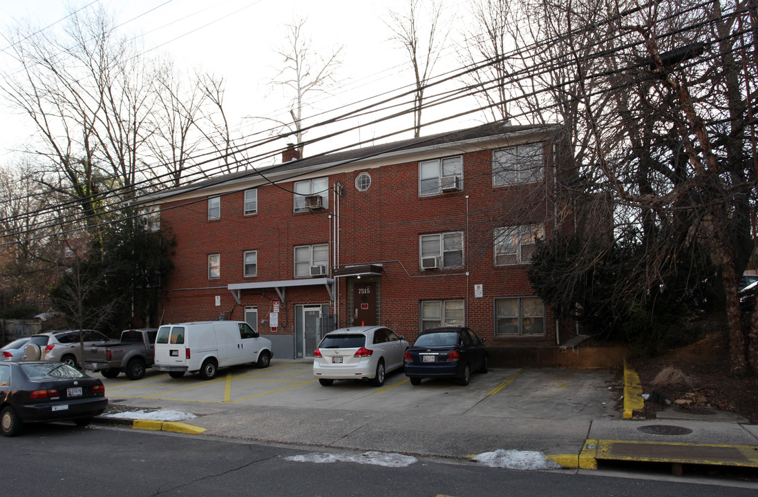 7515 Maple Ave in Takoma Park, MD - Building Photo