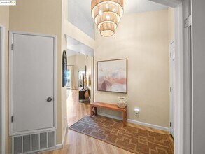 806 Devonwood in Hercules, CA - Building Photo - Building Photo