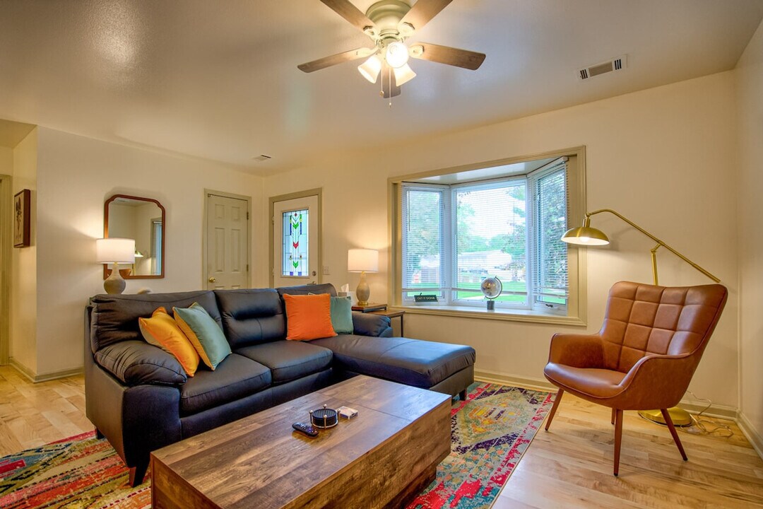 23 Craig Ave in Madison, WI - Building Photo