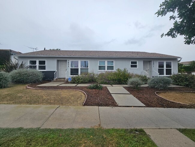 7801 Flight Ave in Los Angeles, CA - Building Photo - Building Photo