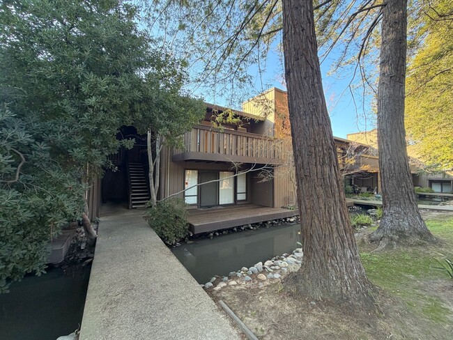 property at 2404 Larkspur Ln